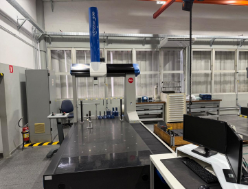 Foto: TRIDIMENSIONAL CNC - LEITZ (HEXAGON) – GRANDE PORTE - MODELO MOO-190-300 – ANO 2003 - CURSOS 2.200 x 1.200 x 900 MM