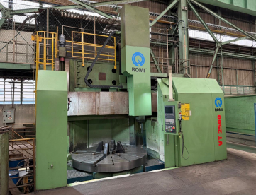TORNO VERTICAL CNC - ROMI - VT2500M - ANO 2010 - CURSOS 2.700 x 2.100 MM - COM FERRAMENTAS ACIONADAS