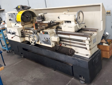 Foto: TORNO MECÂNICO - SHENYANG - CA6250B – 500 x 1500 mm – ANO 2013