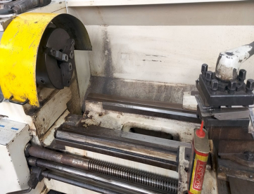 Foto: TORNO MECÂNICO - SHENYANG - CA6250B – 500 x 1500 mm – ANO 2013