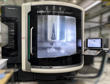 CENTRO DE USINAGEM 05 EIXOS - DMG - DMU 65 - ANO 2019 - 735 x 650 x 560 MM - COMANDO HEINDENHAIN