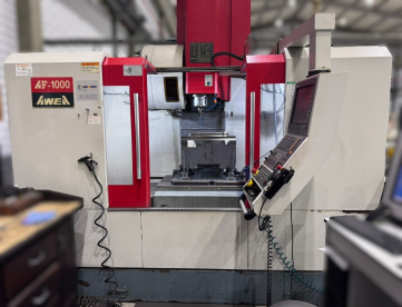 CENTRO DE USINAGEM VERTICAL - AWEA - AF1000 - ANO 2008 - 1020 x 550 x 550 MM - COMANDO HEIDENHAIN