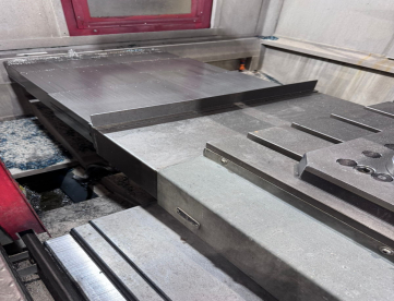 Foto: CENTRO DE USINAGEM VERTICAL - AWEA - AF1000 - ANO 2008 - 1020 x 550 x 550 MM - COMANDO HEIDENHAIN