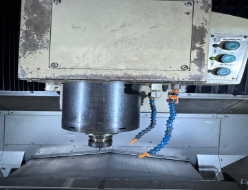 Foto: CENTRO DE USINAGEM VERTICAL - OKUMA - CS41 - ANO 2004 - 560 x 410 x 450 MM