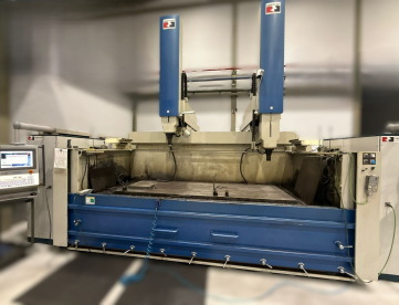 ELETROEROSÃO PENETRAÇÃO CNC - RESITRON - DUPLO CABEÇOTE - ANO 2019