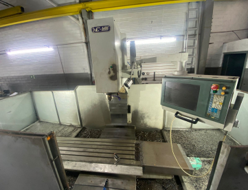 Foto: FRESADORA CNC - C-TEK - KM-150D - ANO 2007