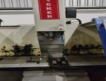 Foto: FRESADORA CNC - VEKER - VK-4400 - ANO 2007 - 1000 x 600 x 450MM