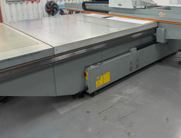 Foto: IMPRESSORA DIGITAL UV PLANA DE GRANDE FORMATO - MARCA CANON OCE - MODELO ARIZONA XTS6170 - ANO 2015