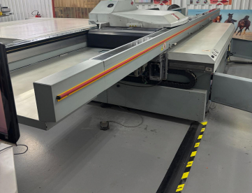 Foto: IMPRESSORA DIGITAL UV PLANA DE GRANDE FORMATO - MARCA CANON OCE - MODELO ARIZONA XTS6170 - ANO 2015