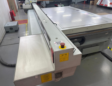 Foto: IMPRESSORA DIGITAL UV PLANA DE GRANDE FORMATO - MARCA CANON OCE ARIZONA - MODELO- GT550 - ANO 2011