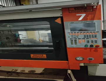 Foto: INJETORA DE PLÁSTICOS - SANDRETTO - LÓGICA 770/220 - ANO 2013