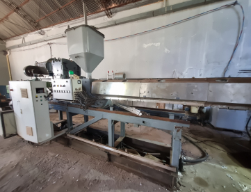 EXTRUSORA DE PLÁSTICOS - SIPA