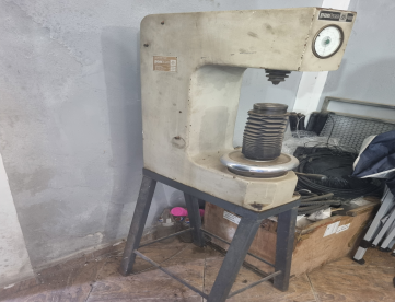 Foto: DURÔMETRO ANALÓGICO DE BANCADA - PANTEC - RBS