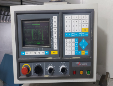 Foto: TORNO CNC - ROMI - CENTUR 30D - 500 MM - ANO 2004