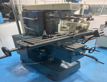 Foto: FRESADORA UNIVERSAL - AZERF - ASA/A - 800 X 250 X 400- ISO 30 - CABEÇOTE VERTICAL - CABEÇOTE CHAVETEIRO - EIXO PORTA FRESA