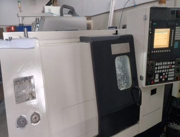 CENTRO DE TORNEAMENTO HYUNDAI SKT16OC -480 X 285 MM -ANO 2010