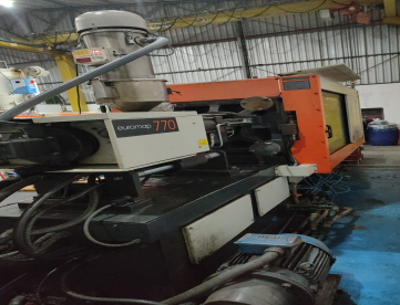 Foto: INJETORA DE PLÁSTICOS SANDRETTO LÓGICA 770/220 ANO 2011