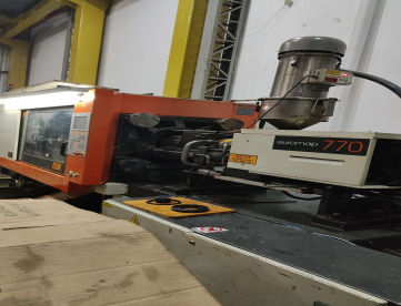 Foto: INJETORA DE PLÁSTICOS SANDRETTO LÓGICA 770/220 ANO 2011