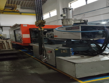 INJETORA DE PLÁSTICOS - SANDRETTO - LÓGICA 2800/450 ANO 2010