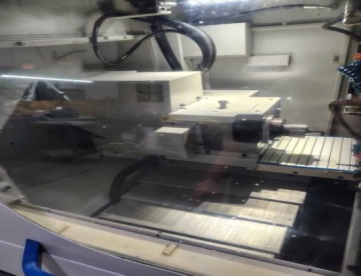 Foto: TORNO CNC AUTOMÁTICO DE CABEÇOTE MÓVEL - TORNOS - CT20 - COM ALIMENTADOR DE BARRAS - ANO 2014