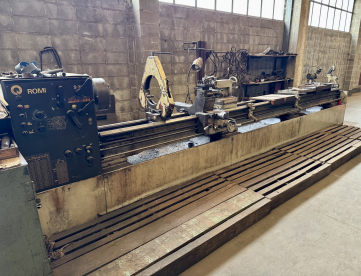 TORNO MECÂNICO - ROMI - S30B - 660 x 5.000 MM