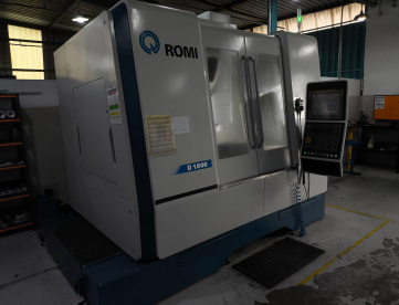 CENTRO DE USINAGEM VERTICAL - ROMI - D1000 - ANO 2021 - COMANDO FANUC - 1000 x 610 x 640 MM
