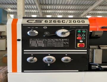 Foto: TORNO MECÂNICO TIPO CARCACEIRO - 660MM X 2000MM - NOVO SEM USO