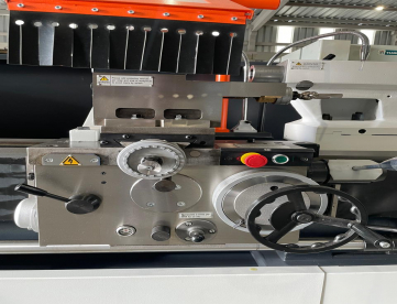 Foto: TORNO MECÂNICO TIPO CARCACEIRO - 660MM X 2000MM - NOVO SEM USO