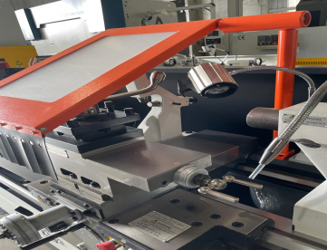 Foto: TORNO MECÂNICO TIPO CARCACEIRO - 660MM X 2000MM - NOVO SEM USO