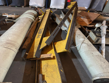 Foto: BRAÇO ARTICULADO - ALTURA 4.320 MTS - ALCANÇE 4 MTS - CAPACIDADE 3000 TONELADAS