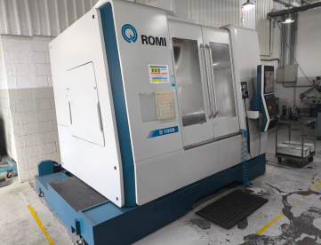 CENTRO DE USINAGEM VERTICAL - ROMI - D1000 - ANO 2019 - COMANDO FANUC - 1000 x 610 x 640 MM
