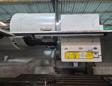 Foto: CENTRO DE USINAGEM VERTICAL ROMI D1500 -1500 X 760 X 760 -REFRIGERAÇÃO INTERNA 15 BAR -COMANDO SIEMENS 828D - ANO 2010
