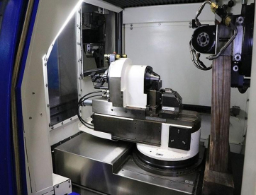 Foto: AFIADORA CNC ROLLOMATIC 6 EIXOS MODELO Grind Smart 6000 XL COM CARREGAMENTO ROBÒTICO AUTOMÁTICO INTEGRADO -ANO 2006