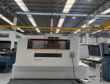Foto: ELETROEROSÃO A FIO CNC - CHARMILLES - CUT E 600 - CURSO 600 X 400 X 350 MM - MÁQUINA MUITO NOVA - ANO 2019