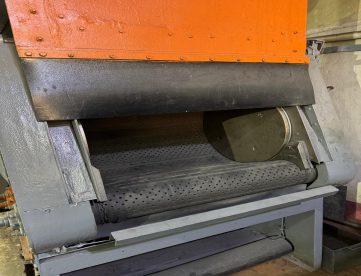 Foto: Máquina de Jato de Granalha tipo esteira rotativa 300kg