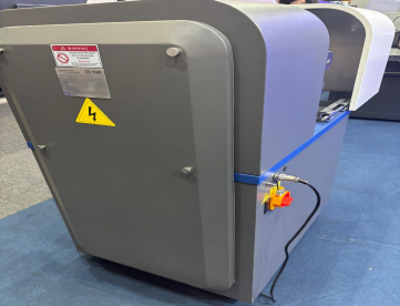 Foto: AFIADORA CNC AUTOMÁTICA DE TOPO DE FRESAS E REAFIAÇÃO AUTOMATIZADA DE FERRAMENTAS DE CORTE DE 3 A 20 MM -ANO 2026