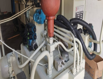 Foto: MÁQUINA SOPRADORA DE PLÁSTICOS PAVAN ZANETTI HDL 5L AN0 2012 (REFORMADA 2026)