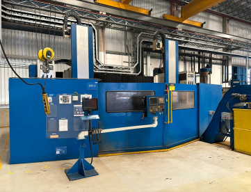 TORNO VERTICAL CNC DE GRANDE PORTE -PHOEMIX VTC 144/160  -PLACA DE 4 MTS ,DUAS TORRES,  DOIS MAGAZINES ANO 2008