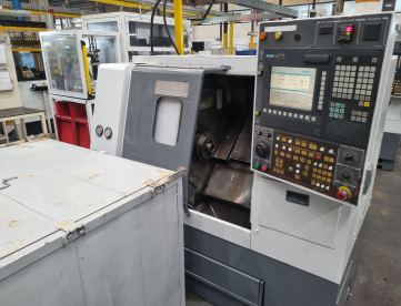 CENTRO DE TORNEAMENTO HYUNDAI - SKT 160C - 285 X 300MM - SIEMENS - CONTRA PONTO - ANO 2010