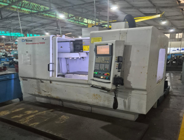 Foto: CENTRO DE USINAGEM VERTICAL - ROMI - DISCOVERY 560 - RPM 10.000- COMANDO FANUC - ANO 2007