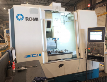 Foto: CENTRO DE USINAGEM VERTICAL - ROMI - D1000 - ANO 2018 - COMANDO FANUC - 1000 x 610 x 640 MM