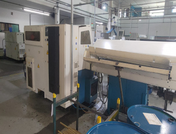 CENTRO DE TORNEAMENTO ROMI GALAXY10  ACOMPANHA ALIMENTADOR DE BARRAS IEMCA VIP 80E -ANO 2000
