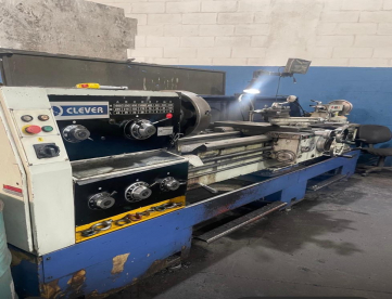 TORNO MECÂNICO CLEVER L-2080  (520X2000MM) ANO 2012