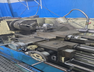 Foto: Torno Convencional Clark CDL41