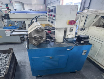 Foto: Laminadora de Roscas Cavour TL7