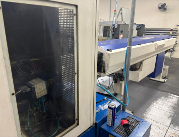 Foto: TORNO CNC AUTOMÁTICO DE CABEÇOTE MOVEL GILDEMEISTER -SPEED 12.5 LINEAR -COM ALIMENTADOR DE BARRAS -ANO 2006