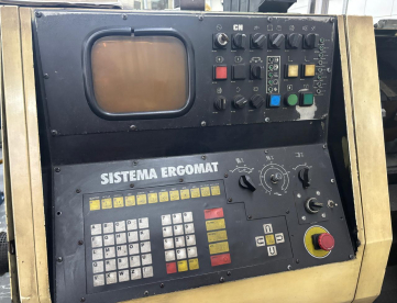 Foto: CENTRO DE TORNEAMENTO TRAUB -TND-160 -MAQUINA TRABALHANDO -ANO 1992