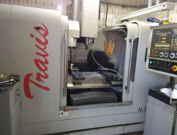 CENTRO DE USINAGEM VERTICAL  - TRAVIS - M1000 - 1000X500X600 - ANO 2009 - COMANDO FAGOR 8055 PLUS