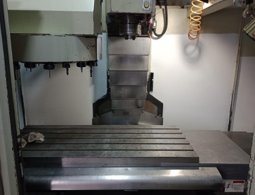 Foto: CENTRO DE USINAGEM VERTICAL  - TRAVIS - M1000 - 1000X500X600 - ANO 2009 - COMANDO FAGOR 8055 PLUS