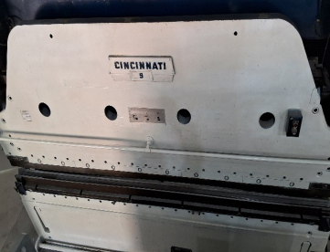 DOBRADEIRA MECÂNICA - CINCINNATI - 220T X 3000 - ANO 1970